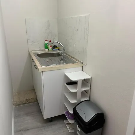 Comfortable In The Center Of Apartmán Tirana