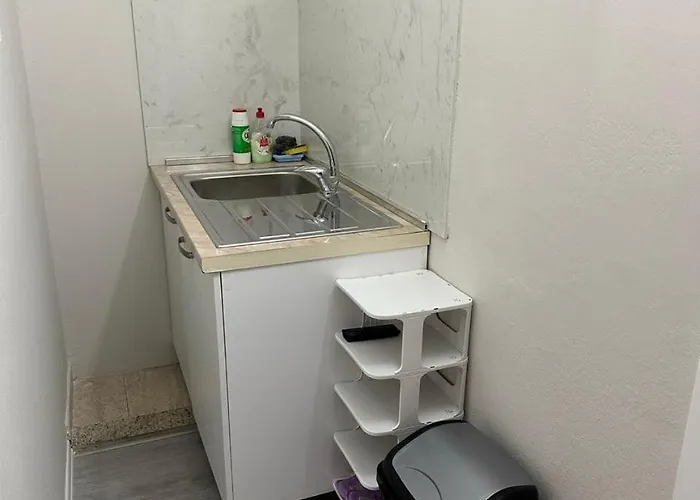 Comfortable In The Center Of Апартаменты Тирана